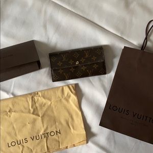 Louis Vuitton Sarah wallet